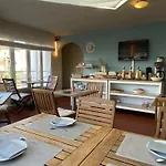 园亭酒店 2* 拉克鲁瓦瓦尔梅